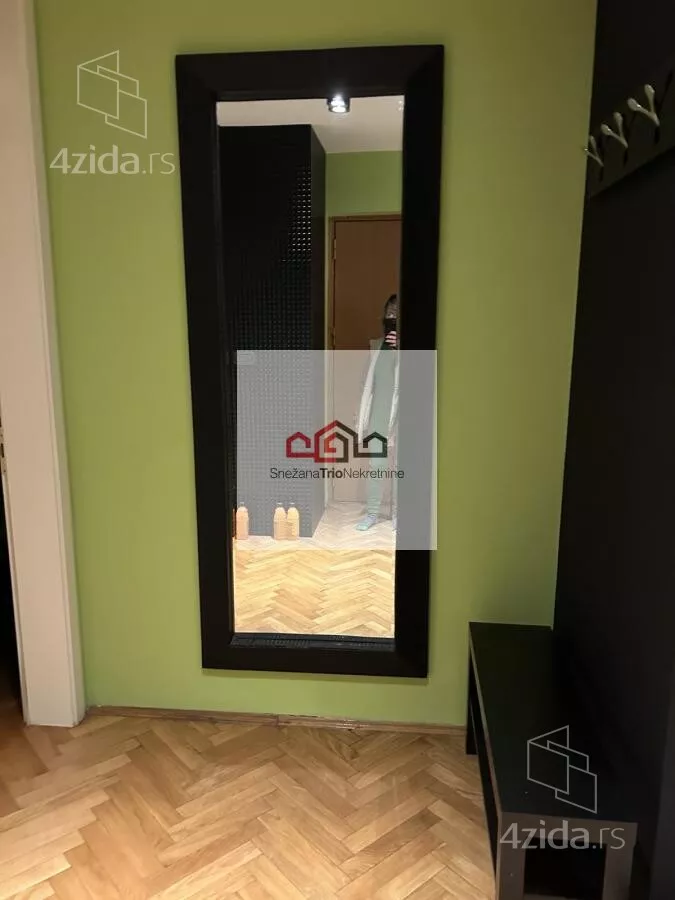 Četvoroiposoban stan | 4zida