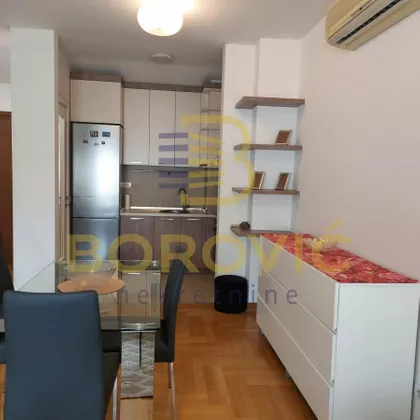 Kalenić pijaca | 4zida.rs