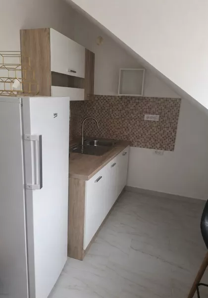 Adolfa Singera 18 | 4zida.rs