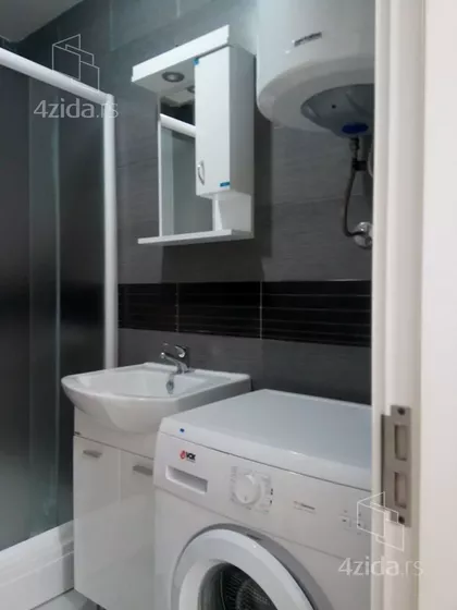 Steve Žigona | 4zida.rs