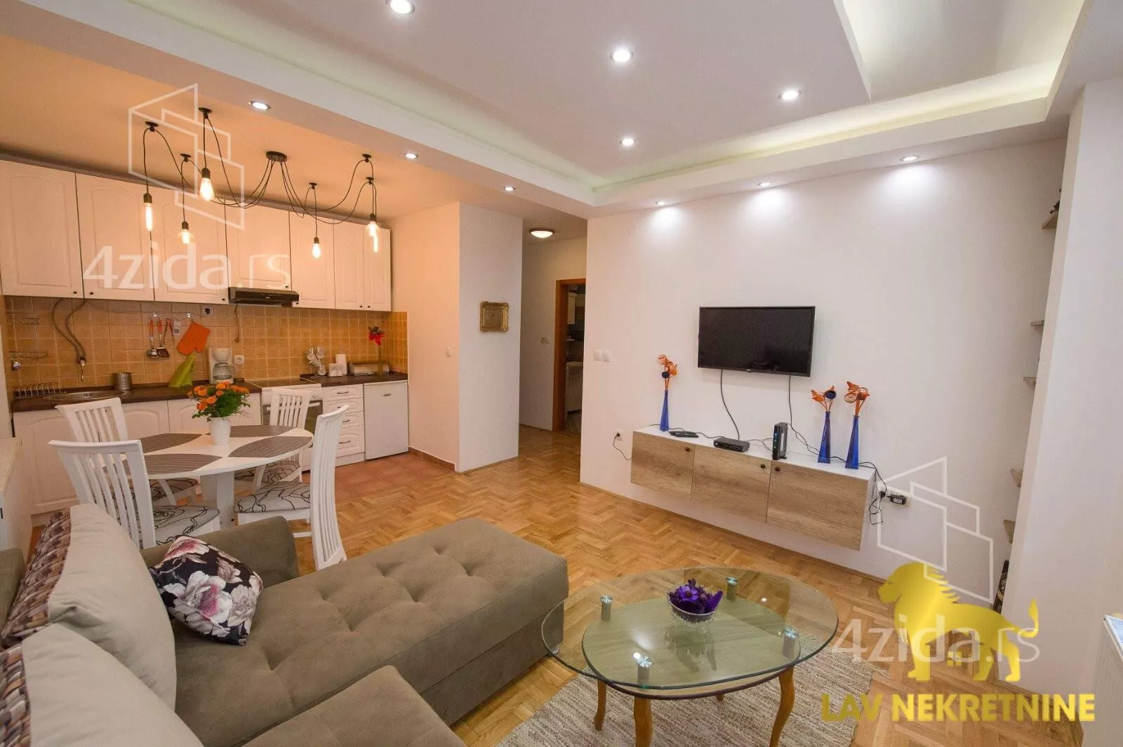 Jednoiposoban stan | 4zida