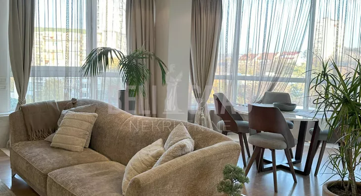 Četvoroiposoban stan | 4zida