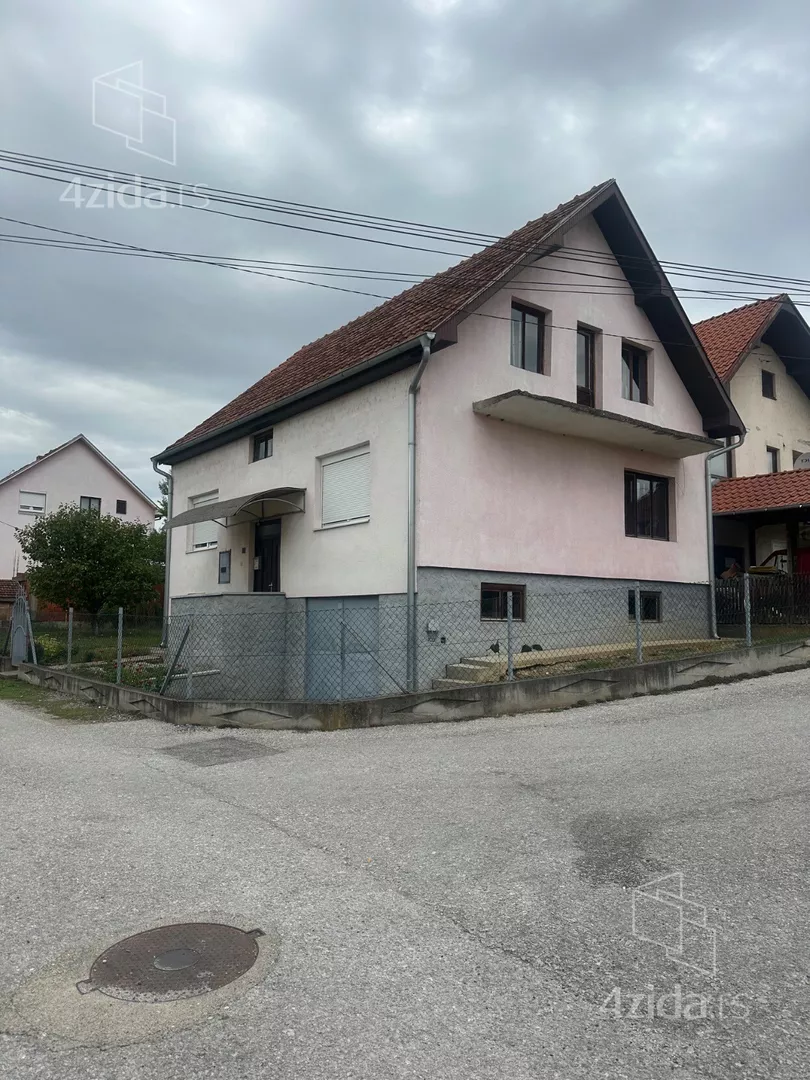 3-etažna kuća | 4zida