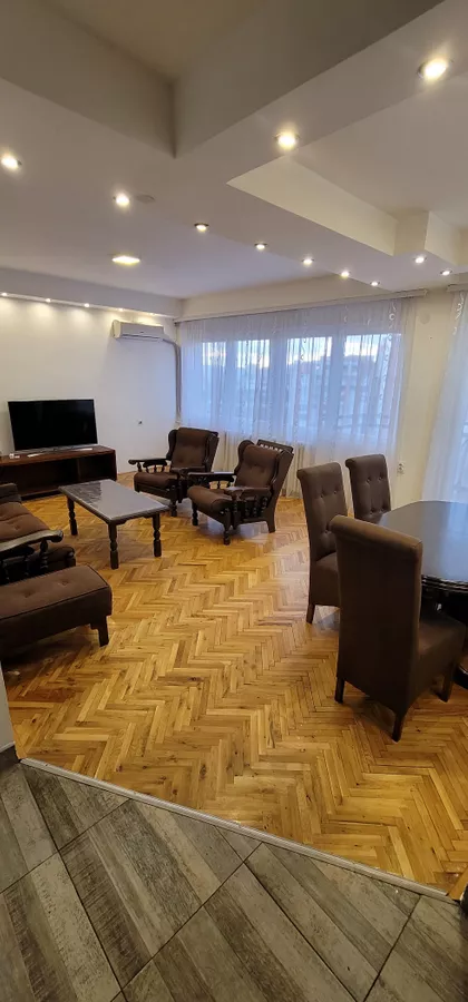 Sinđelićev Trg 18 | 4zida.rs