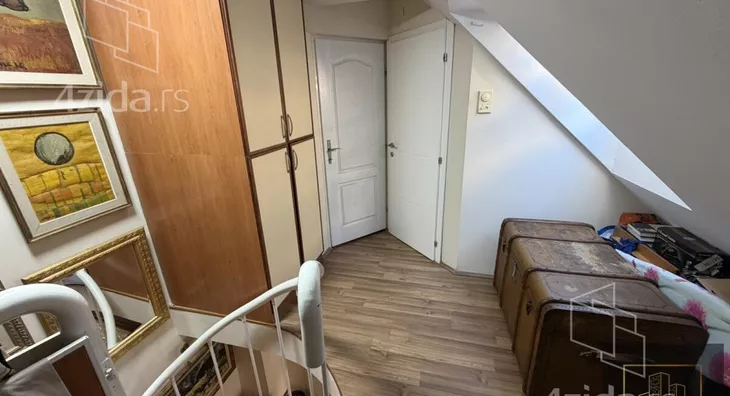 Četvoroiposoban stan | 4zida