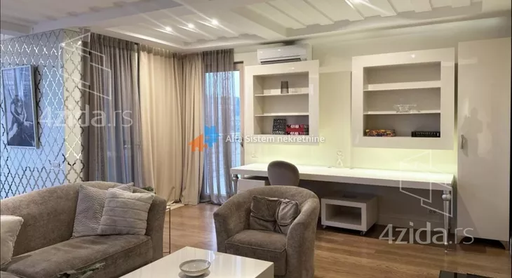 Četvoroiposoban stan | 4zida