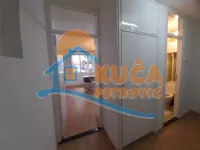 Lokal | 4zida