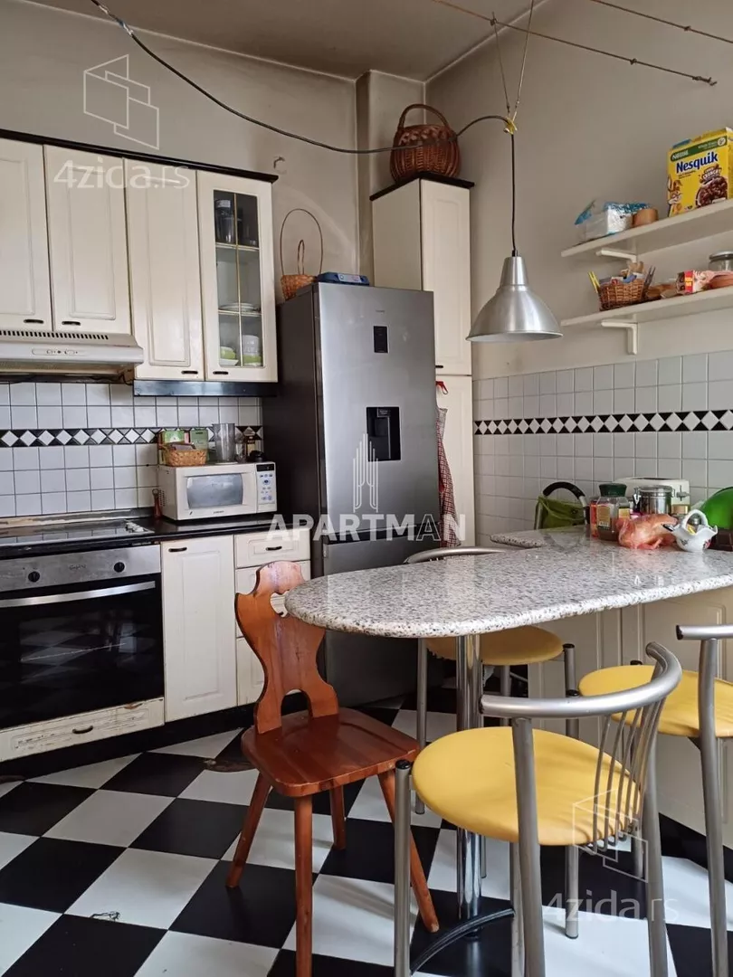 Petosoban stan | 4zida