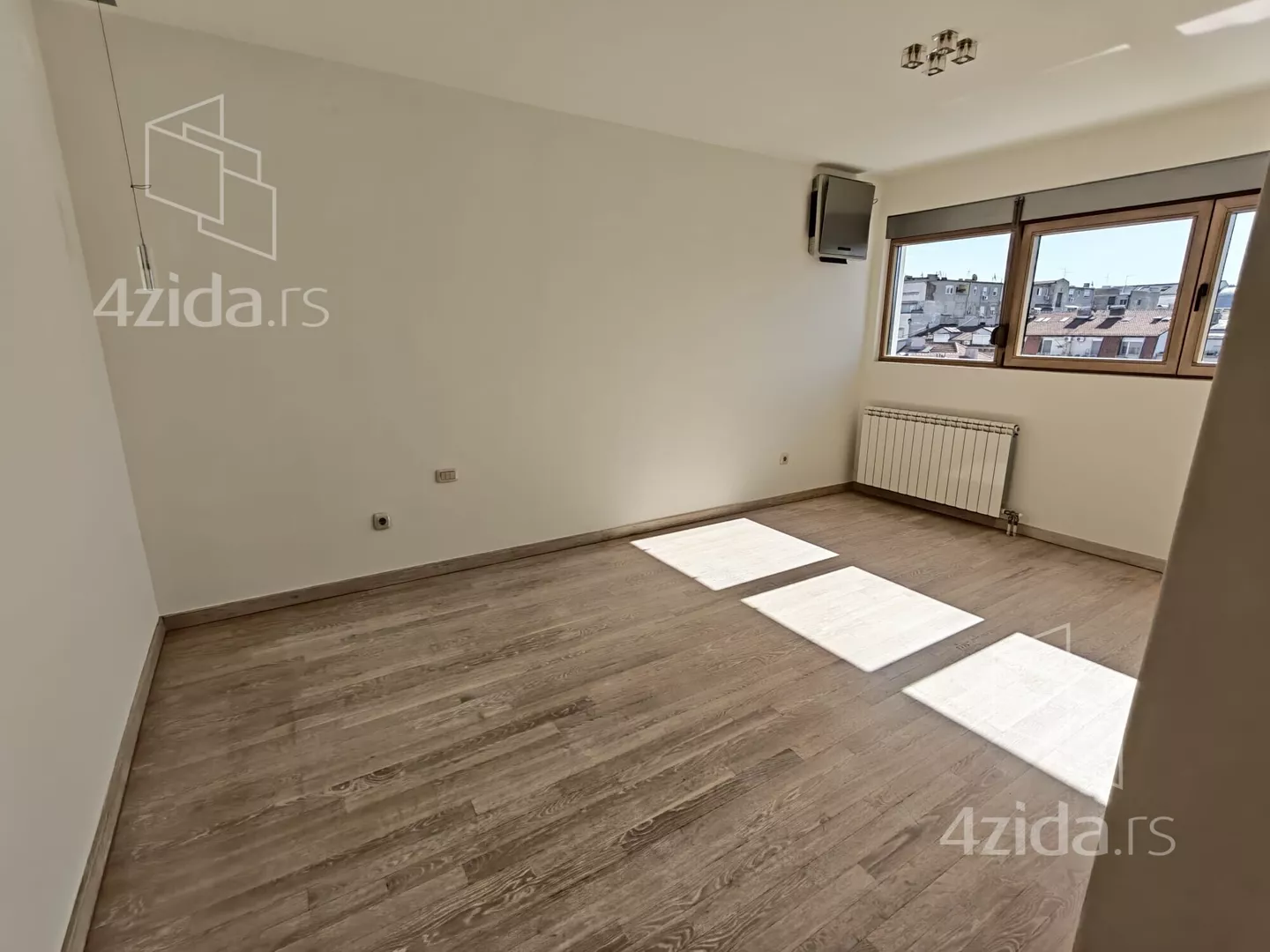 Šestosoban stan | 4zida
