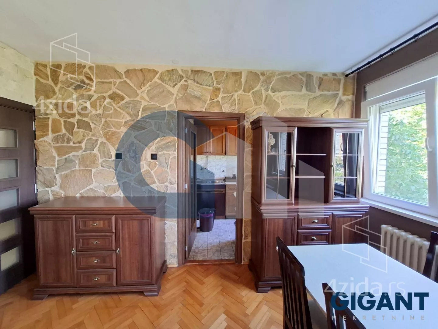 Troiposoban stan | 4zida