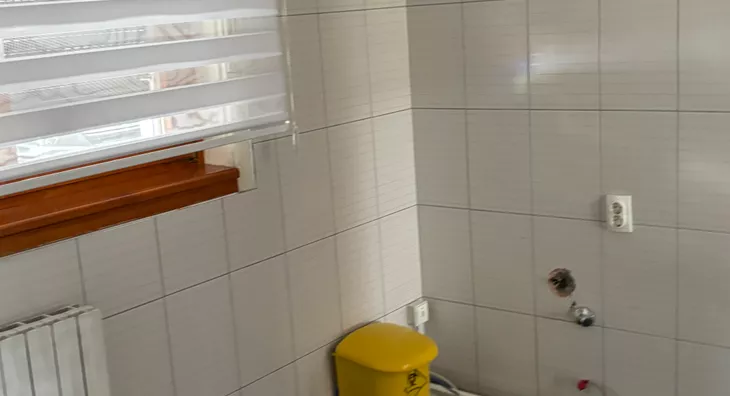 Poslovna zgrada | 4zida