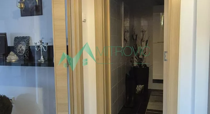 Četvoroiposoban stan | 4zida