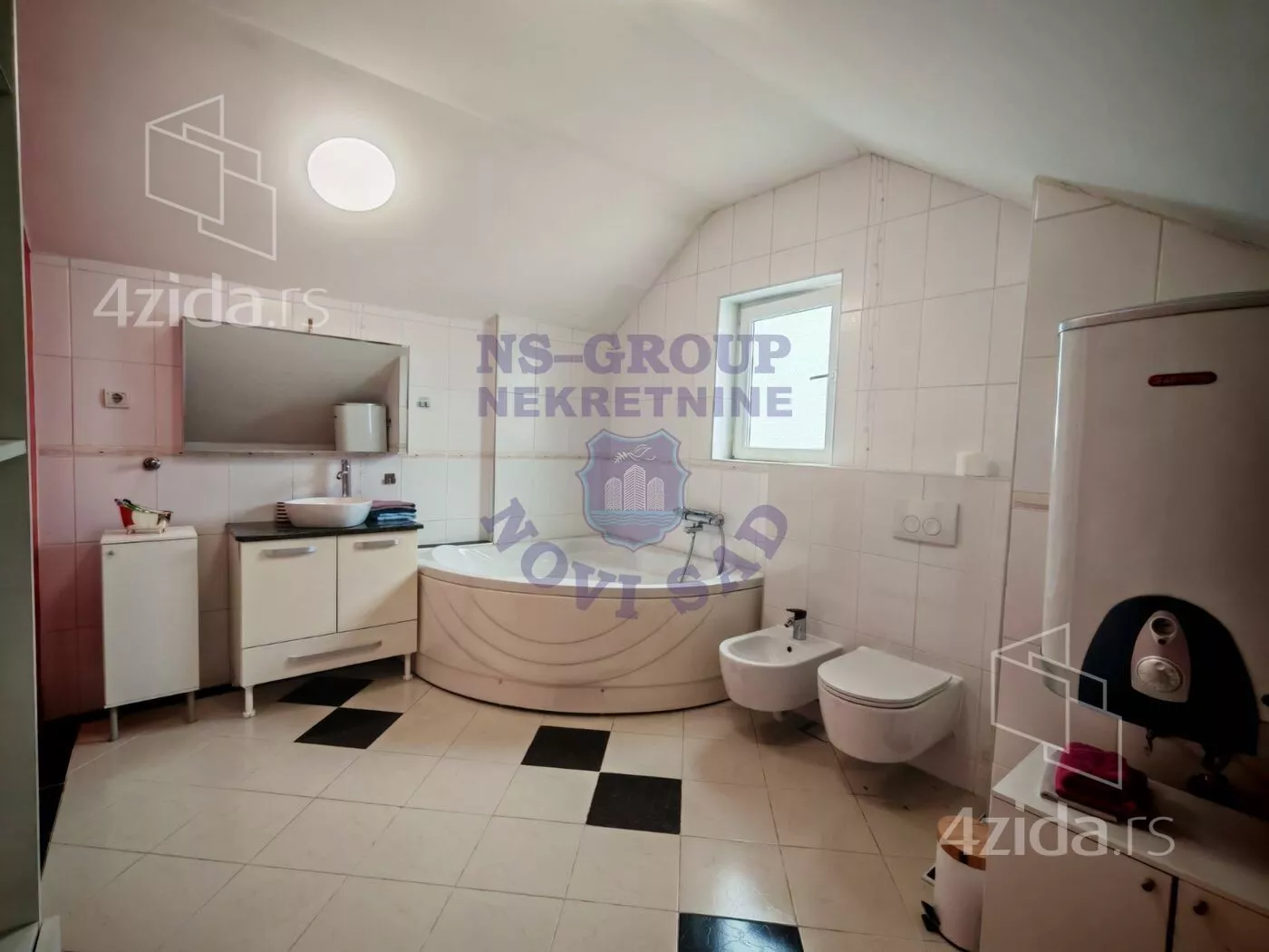 Petosoban stan | 4zida