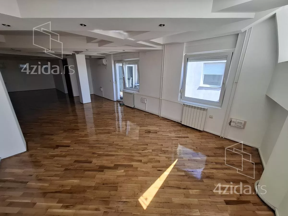 Šestosoban stan | 4zida
