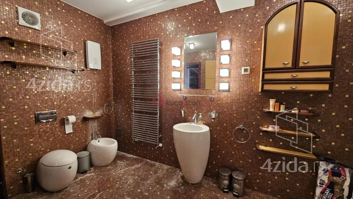 Sedmosoban stan | 4zida