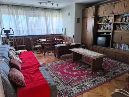 Trg Jakaba I Komora 16 | 4zida.rs