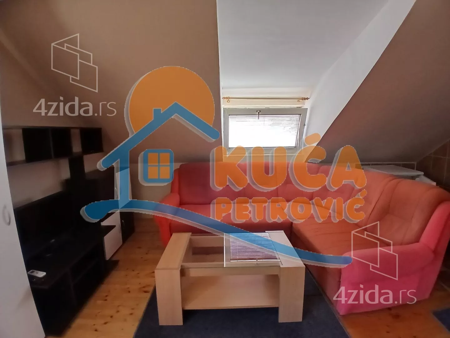 Jednoiposoban stan | 4zida