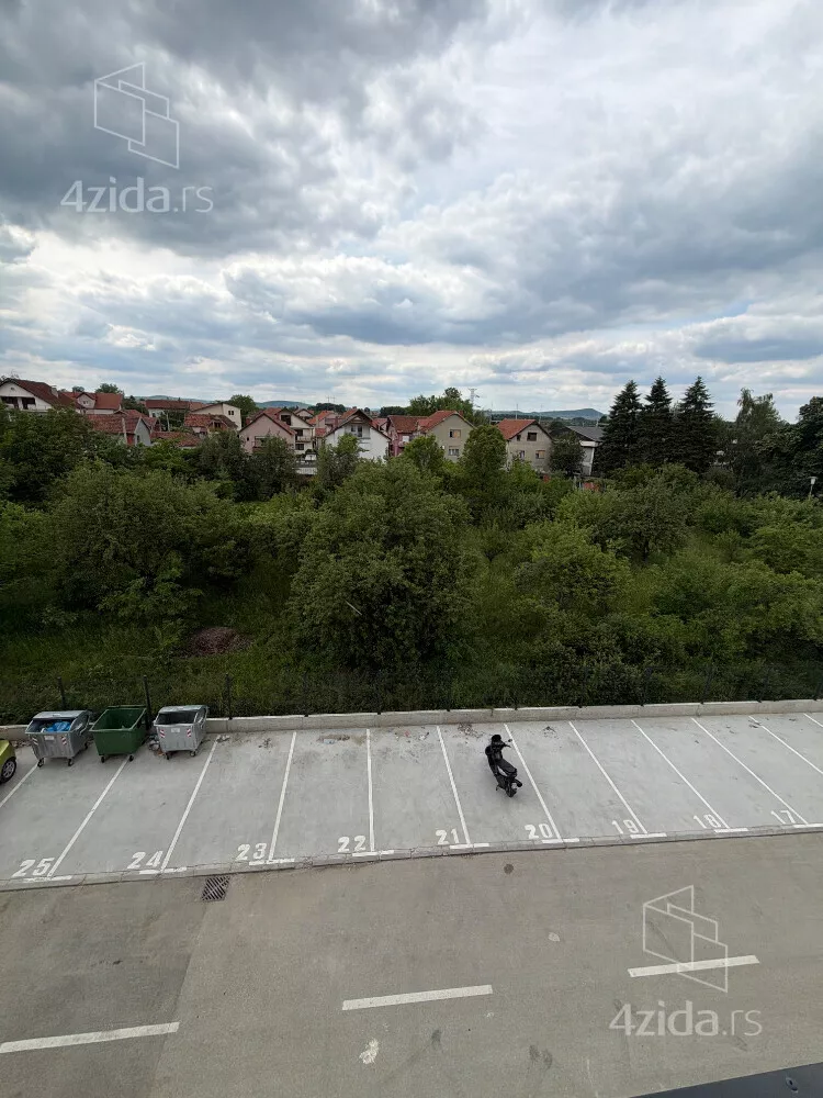 Petosoban stan | 4zida