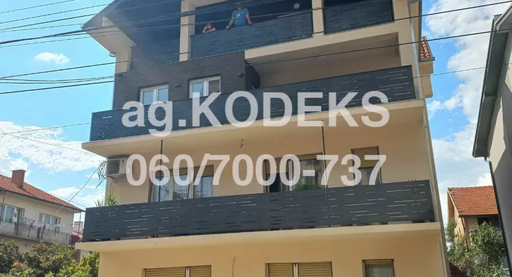 Četvoroiposoban stan | 4zida