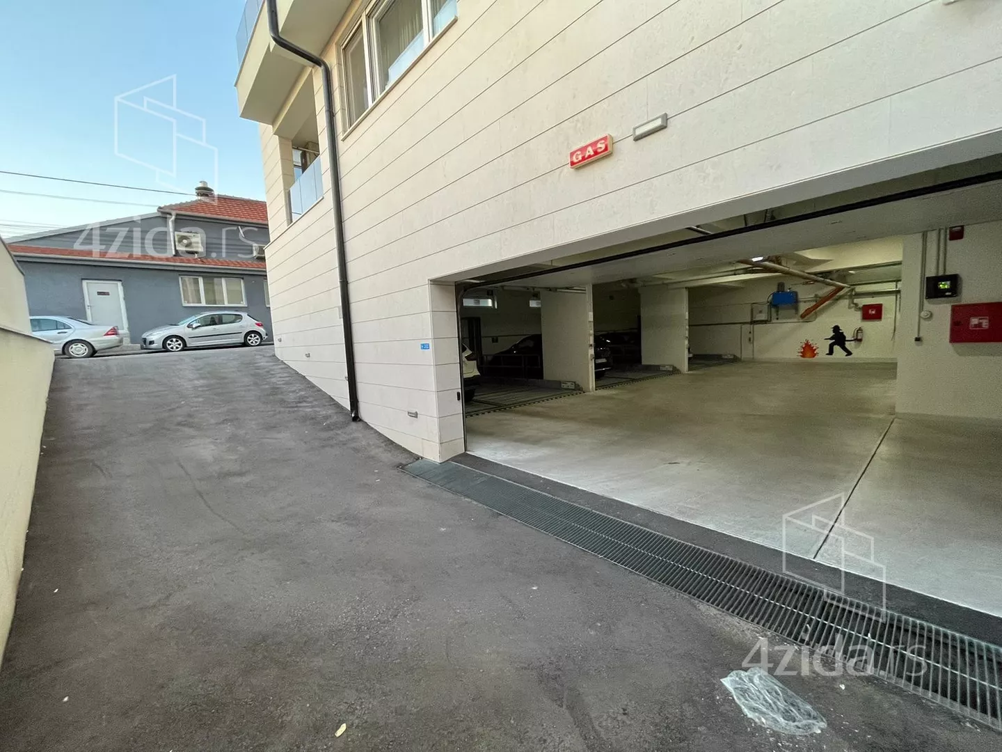 Garaža | 4zida