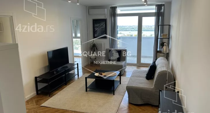 Četvoroiposoban stan | 4zida