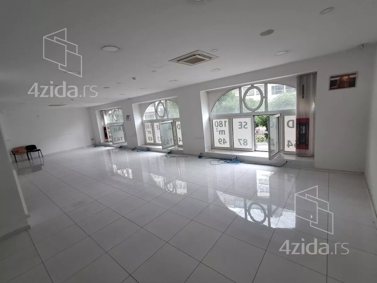 Lokal | 4zida