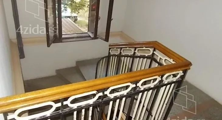 Šestosoban stan | 4zida