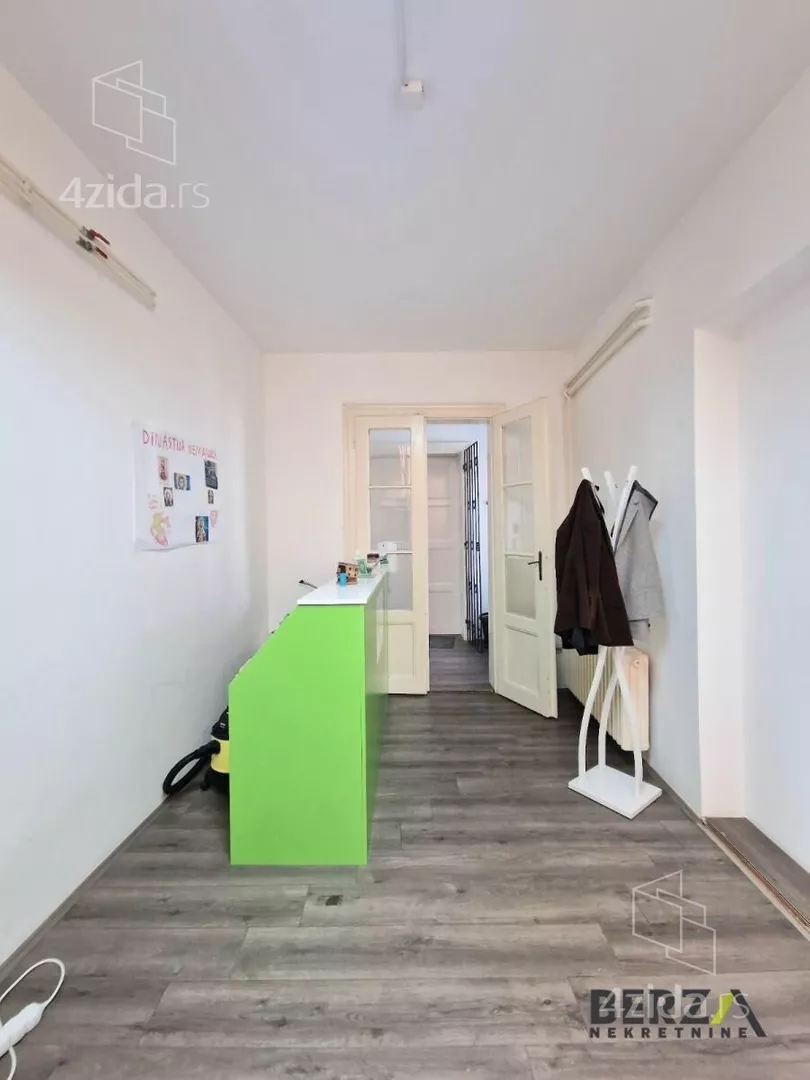 Šestosoban stan | 4zida