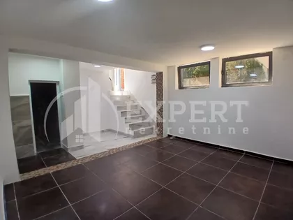 Nade Tomić | 4zida.rs