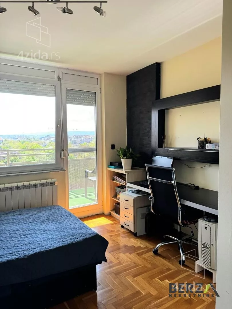 Četvoroiposoban stan | 4zida