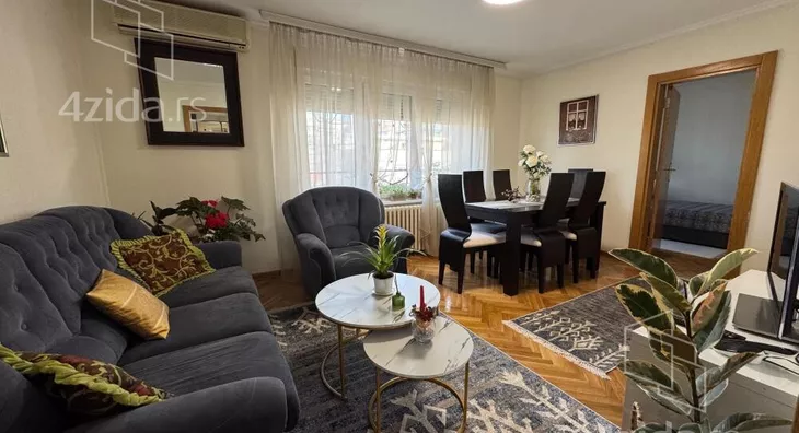 Troiposoban stan | 4zida