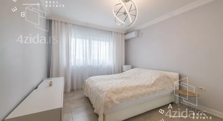 Šestosoban stan | 4zida