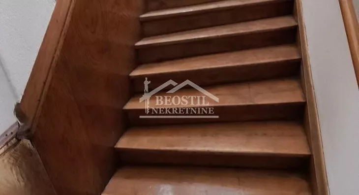 Šestosoban stan | 4zida