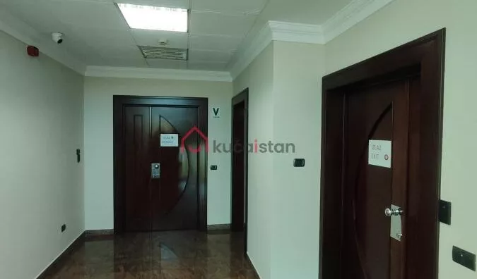 Poslovna zgrada | 4zida