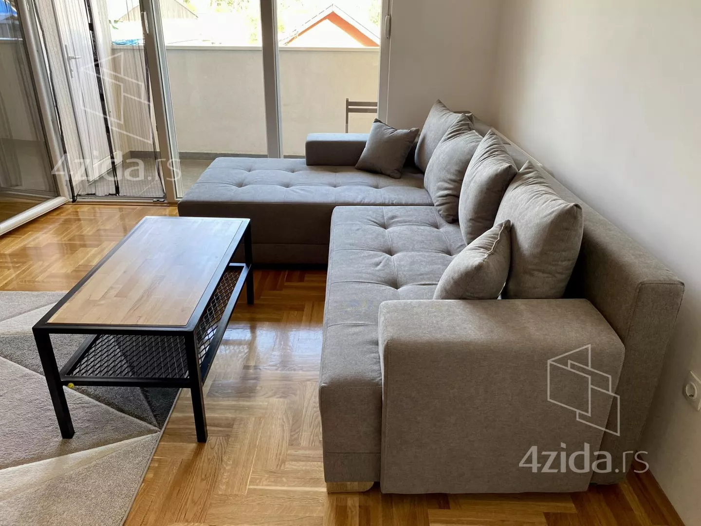 Dvoiposoban stan | 4zida