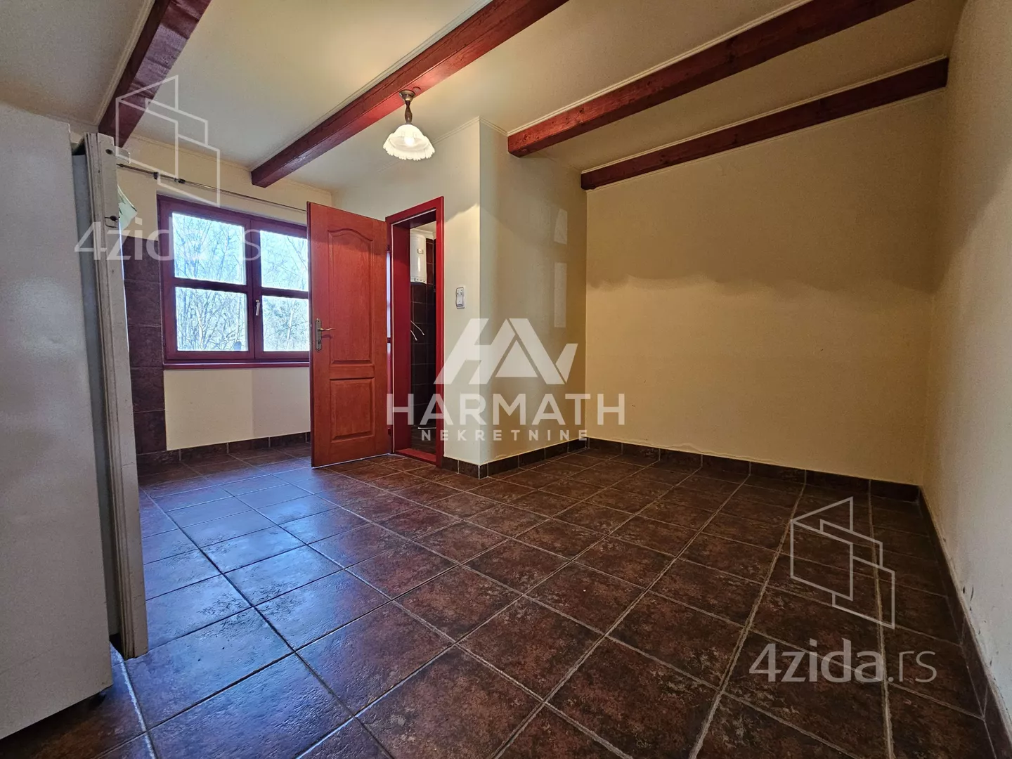 Poslovna zgrada | 4zida