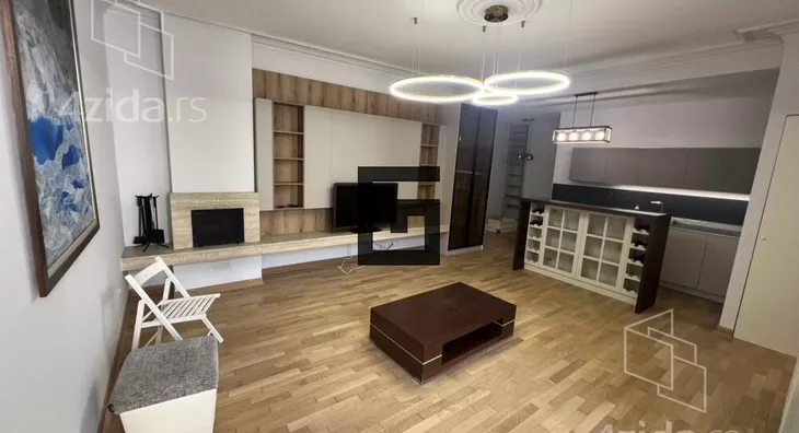 Četvoroiposoban stan | 4zida