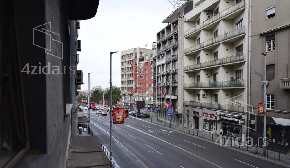 Četvoroiposoban stan | 4zida