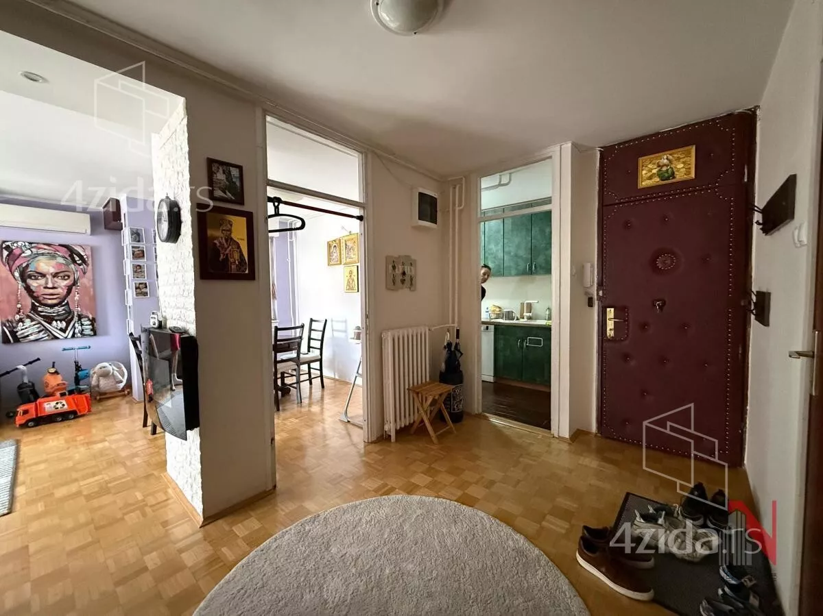 Troiposoban stan | 4zida