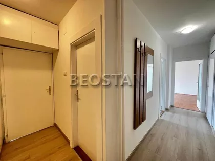 Karađorđev Trg | 4zida.rs