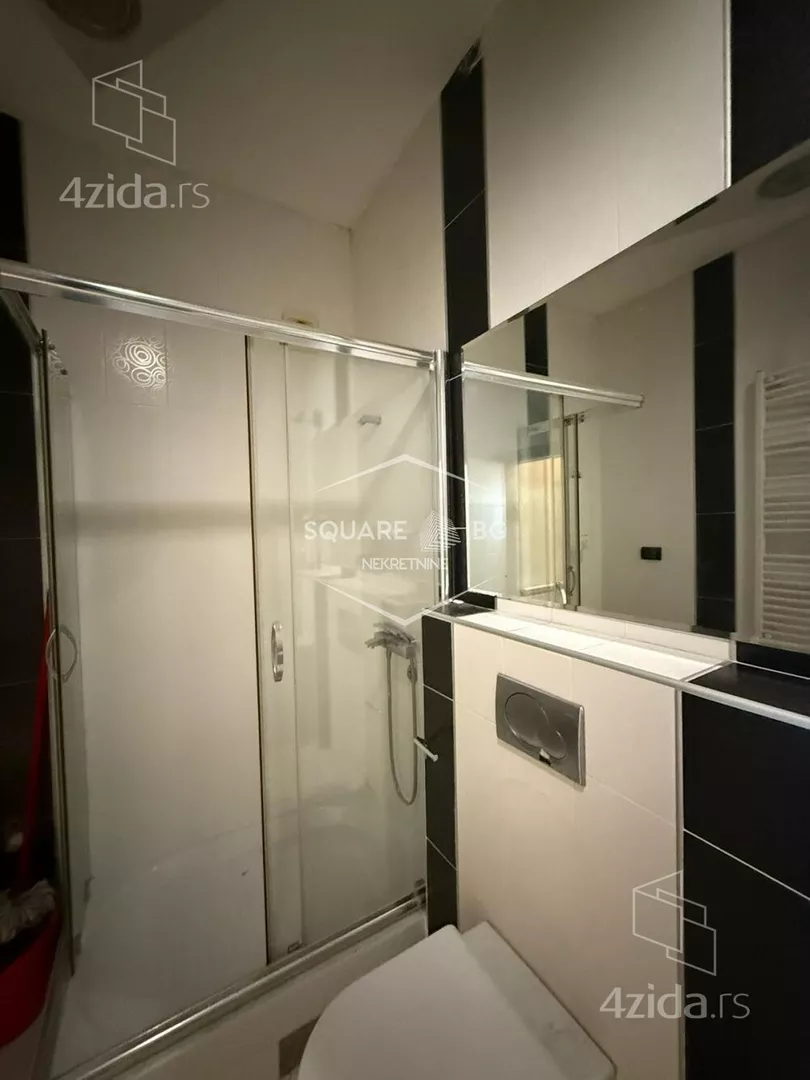 Šestosoban stan | 4zida