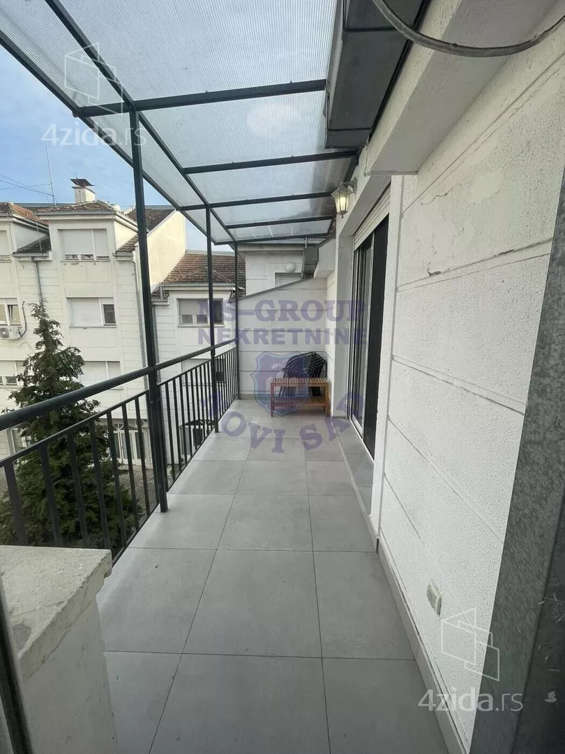 Petosoban stan | 4zida