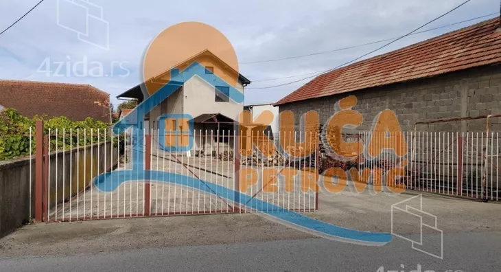 Lokal | 4zida