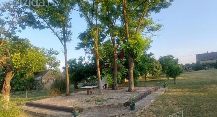 Plac | 4zida