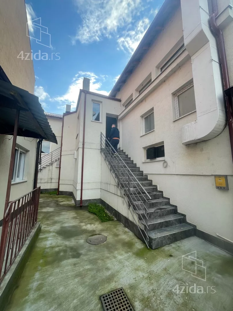 Lokal | 4zida
