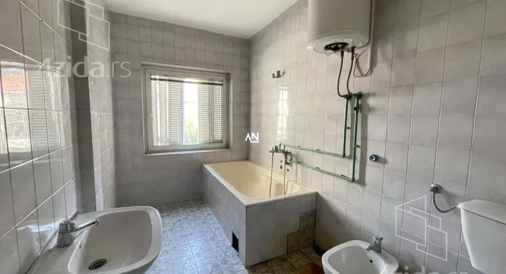 4-etažna kuća | 4zida