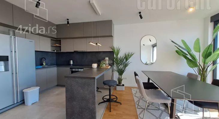 Petosoban stan | 4zida