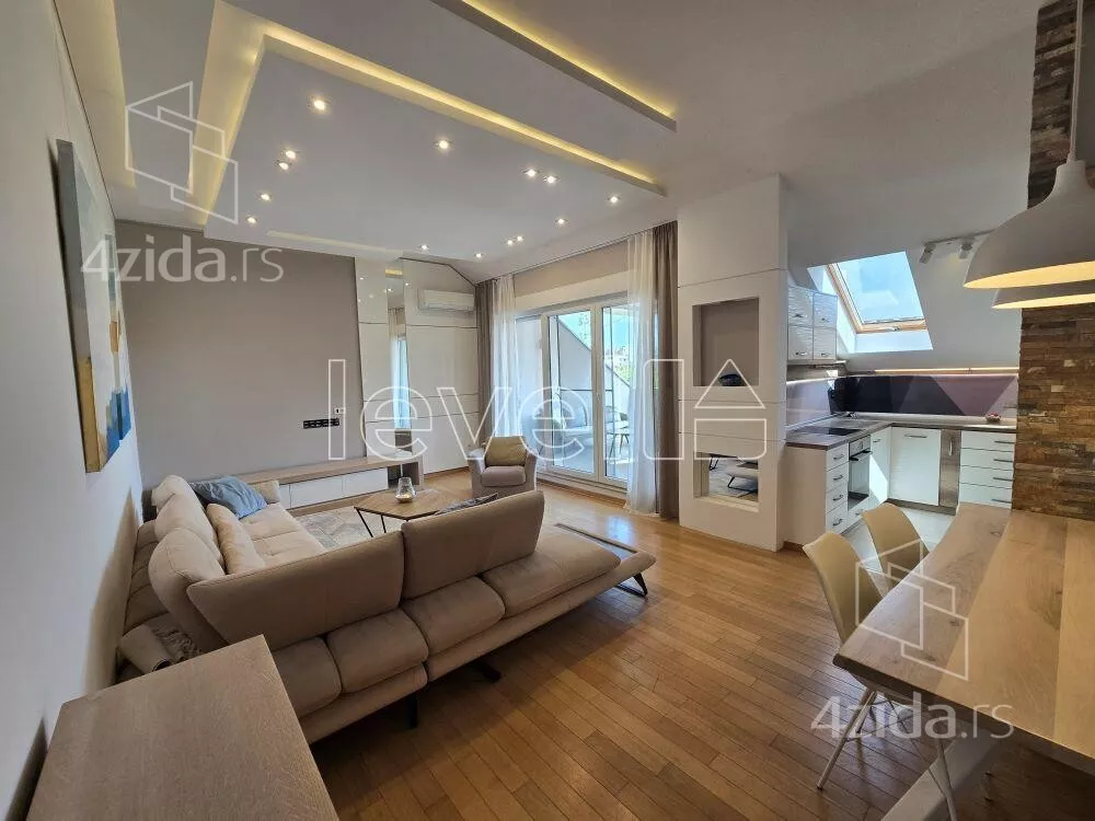 Petosoban stan | 4zida