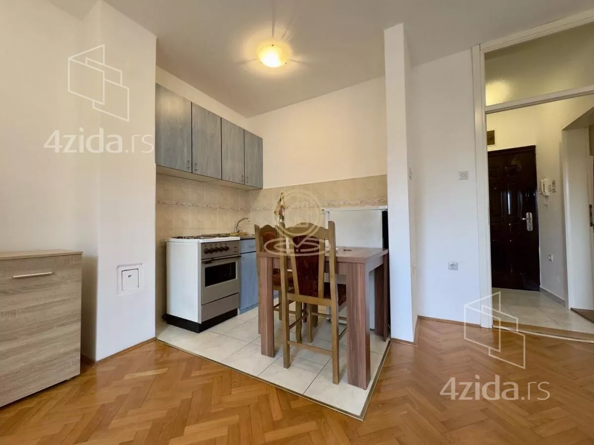 Garsonjera | 4zida