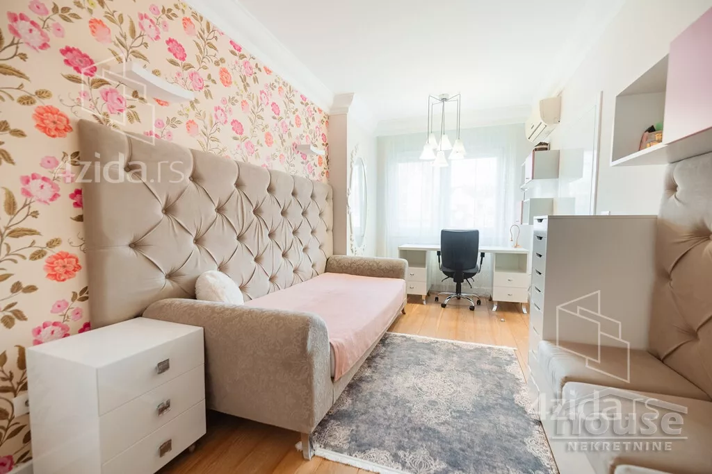 Šestosoban stan | 4zida